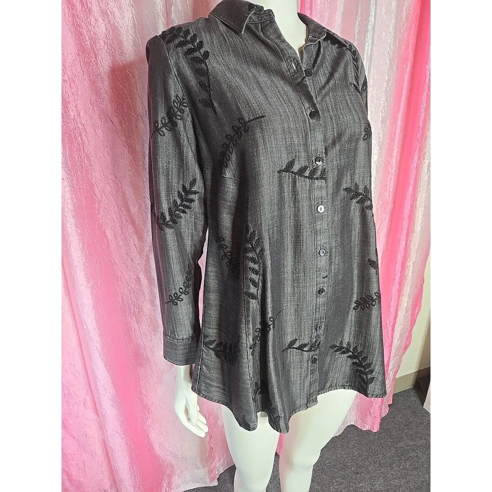 Soft Surroundings Gray Embroidered Leaf Chambray Button Up Tunic Top Size Small - Picture 4 of 11